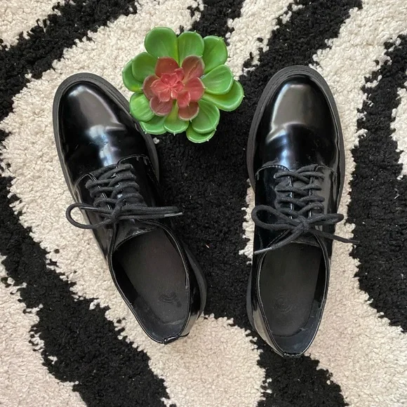 Urban Outfitters Black Oxford Shoes - Picture 2 of 6